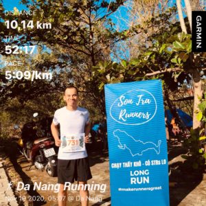 Biegacz w Wild Run 2020 z Wietnamu.